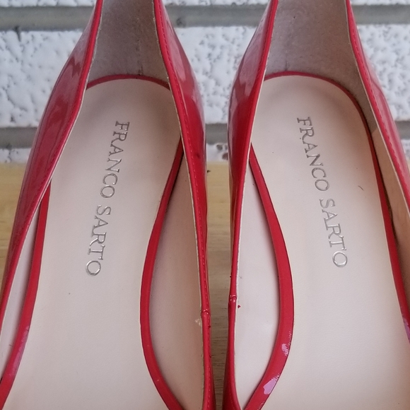 Red peep-toe heels - Picture 5 of 12